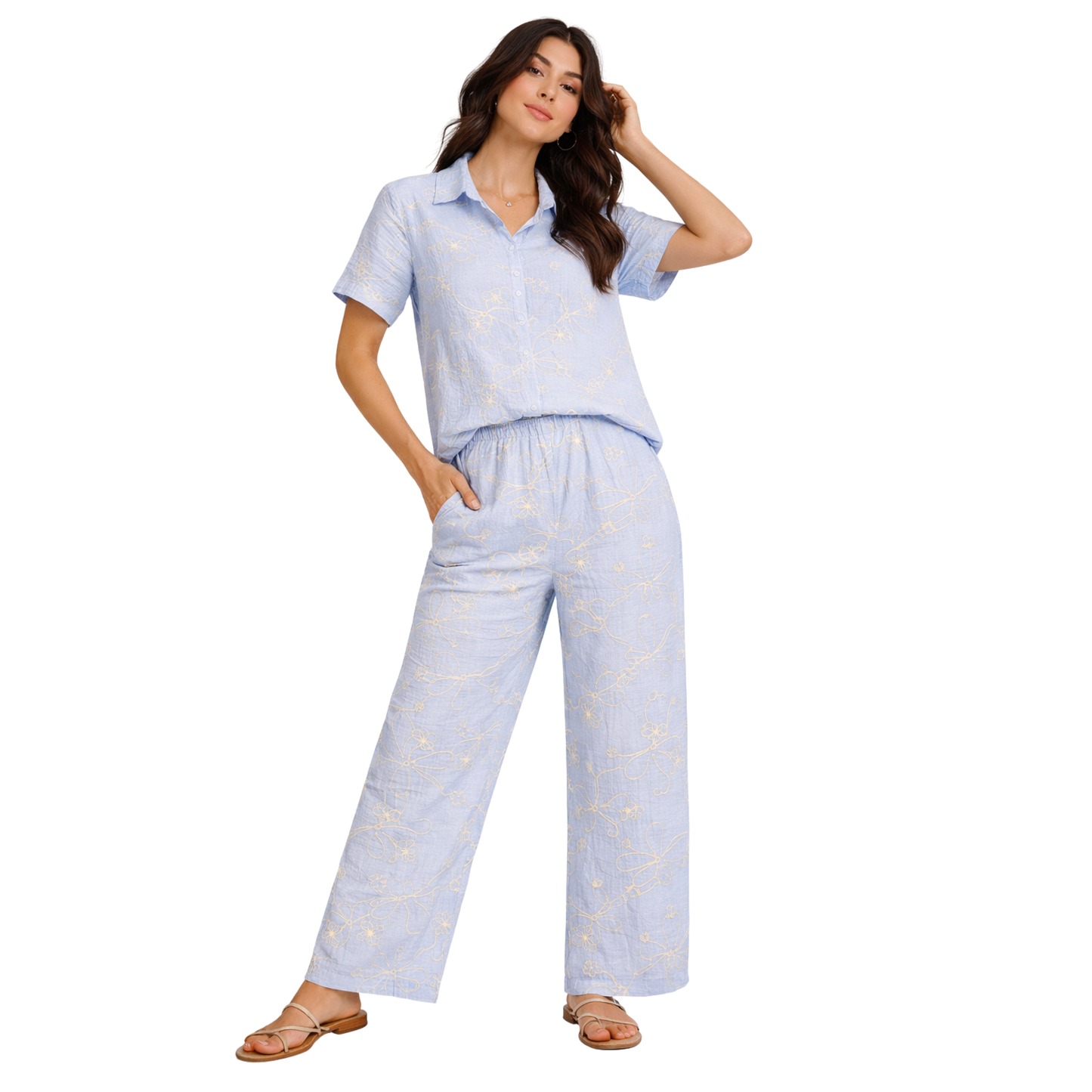 Completo Donna Estivo Elegante con Ricami Floreali – Camicia e Pantaloni