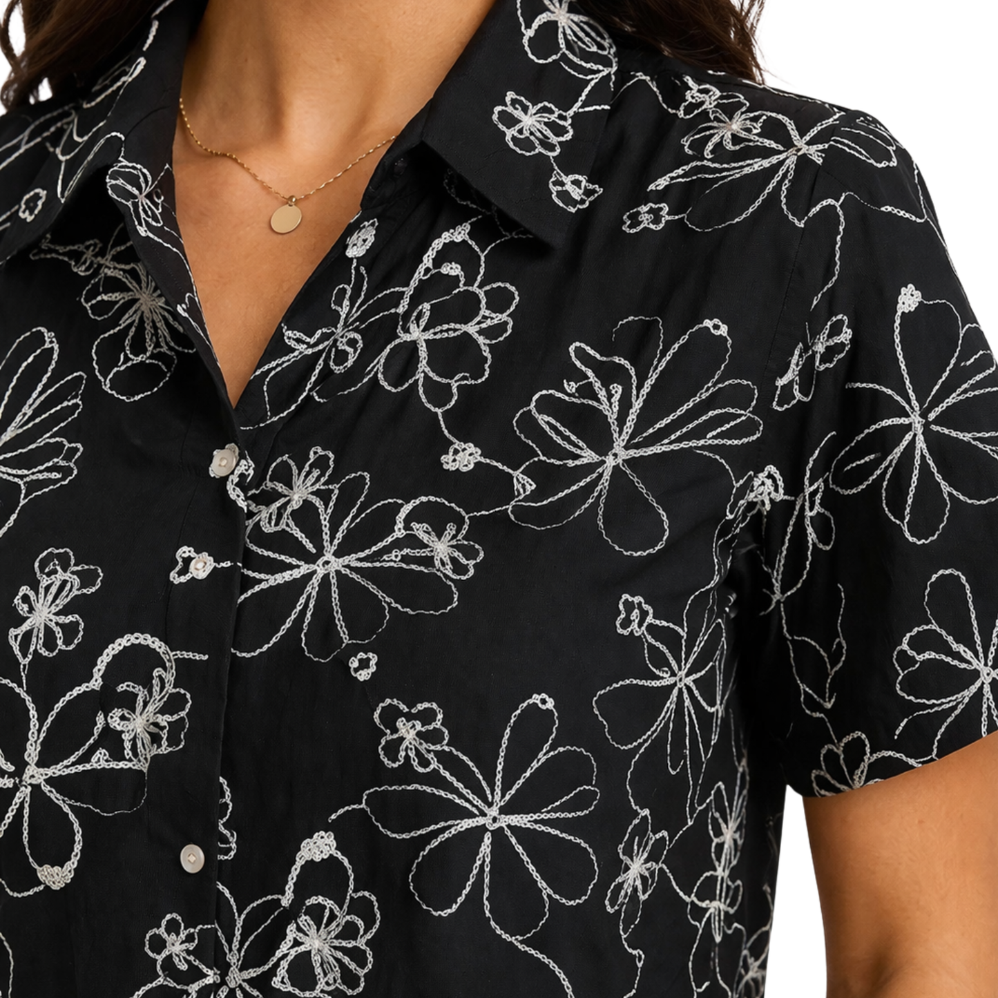 Completo Donna Estivo Elegante con Ricami Floreali – Camicia e Pantaloni